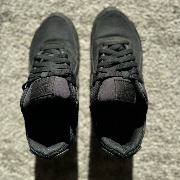 Nike Air Max Like New Sz 7.5 Men or 9 Women Black - Picture 6 of 8